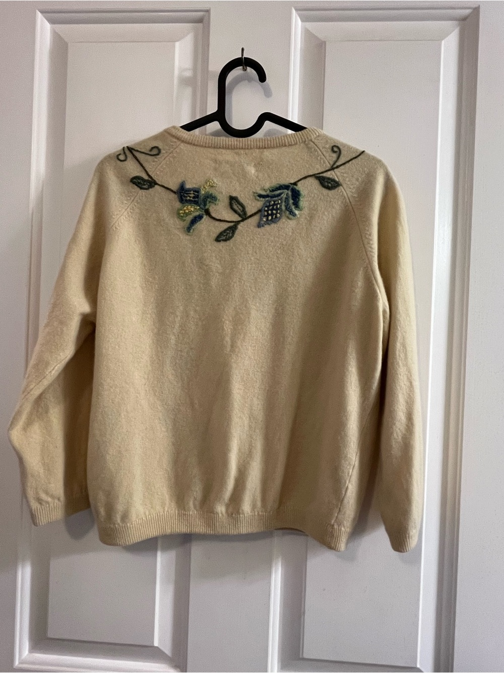 Vintage Cream Colored Embroidered Cardigan - Picture 4 of 15